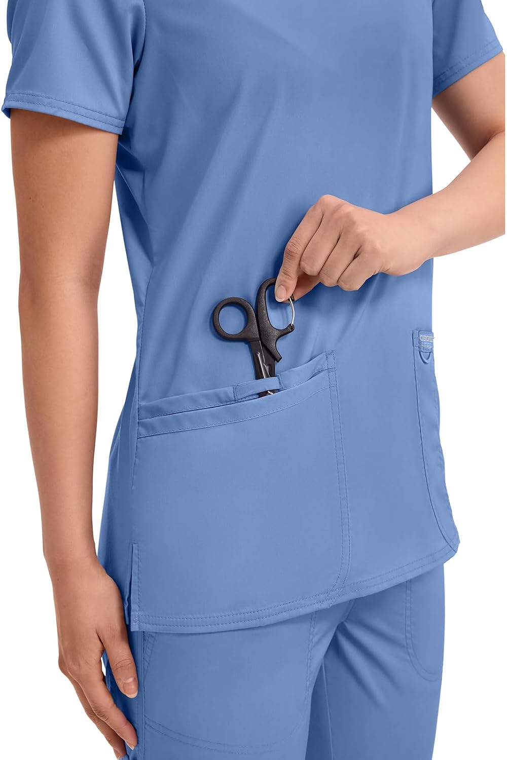 Scrub Tops That Hold Up: Fabric Honesty and Pocket Depth for Working Nurses